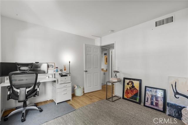 Detail Gallery Image 14 of 18 For 4859 Coldwater Canyon Ave #4,  Sherman Oaks,  CA 91423 - 2 Beds | 2 Baths
