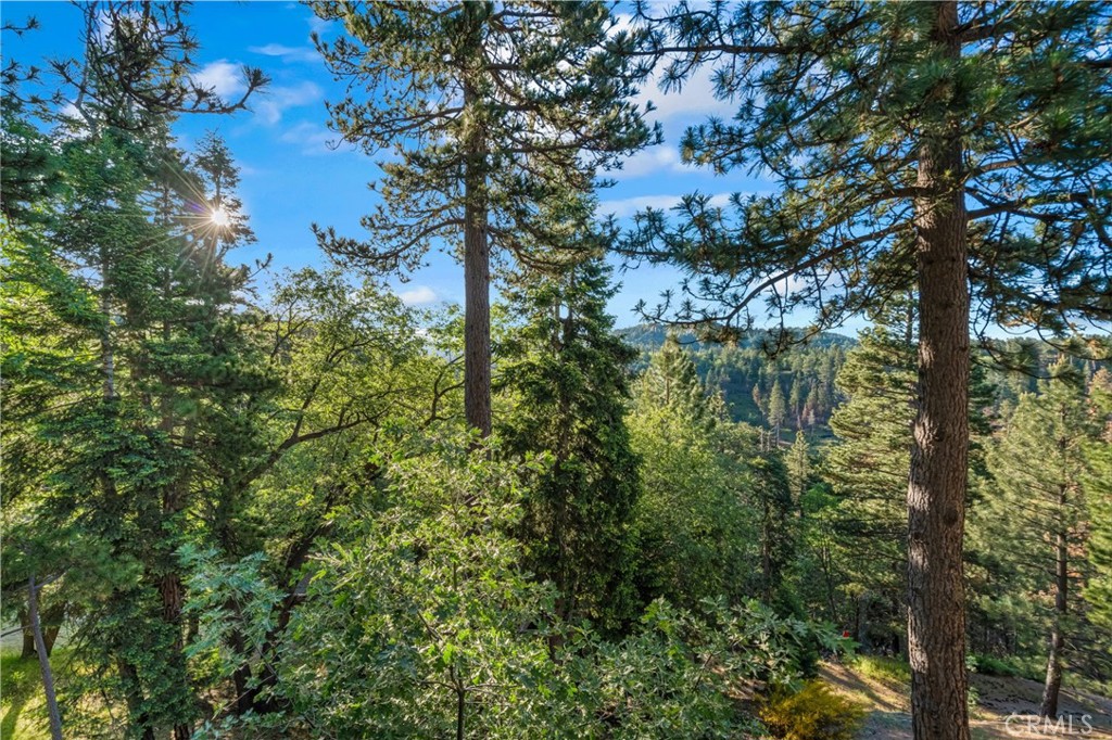 https://media.crmls.org/medias/75601e22-8a32-46ff-ac9b-ef99bc285741.jpg?preset=X-Large