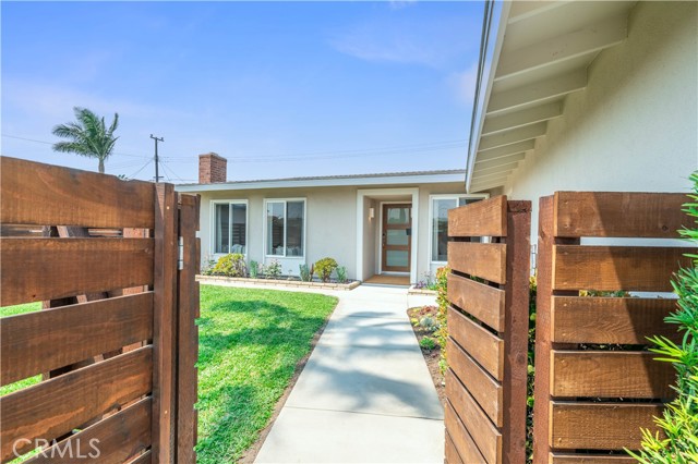 Detail Gallery Image 5 of 40 For 2957 Royal Palm Dr, Costa Mesa,  CA 92626 - 3 Beds | 2 Baths