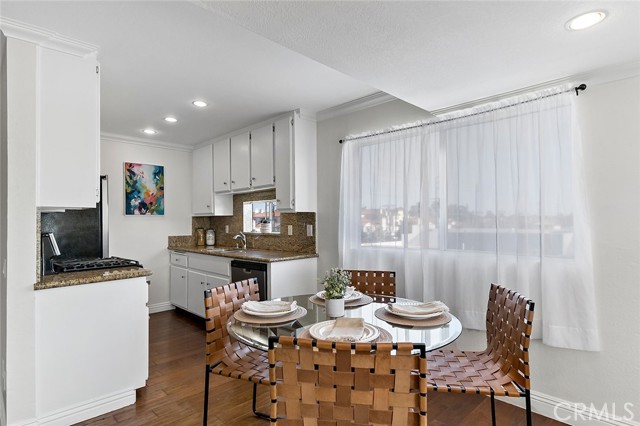 Detail Gallery Image 11 of 30 For 1355 Loma Ave #318,  Long Beach,  CA 90804 - 2 Beds | 2/1 Baths