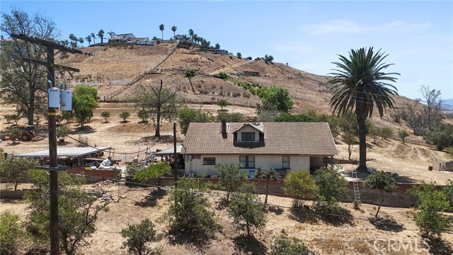 8600 58th Street, Jurupa Valley CA: https://media.crmls.org/medias/7562341d-b956-4366-bfc0-4abbec6dc9ae.jpg
