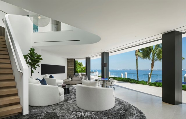 3 The Point, Coronado CA: https://media.crmls.org/medias/75624710-580d-432c-9d3c-ed0834516855.jpg