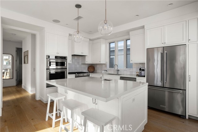 Detail Gallery Image 39 of 65 For 400 40th Street, Newport Beach,  CA 92663 - 7 Beds | 6/2 Baths