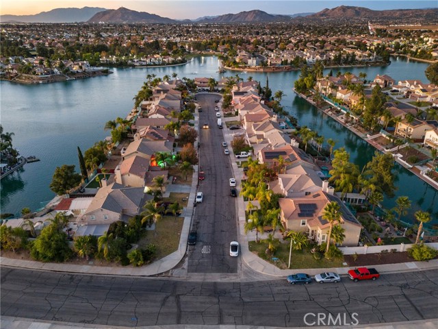 Detail Gallery Image 3 of 48 For 16200 Grande Isla Cir, Moreno Valley,  CA 92551 - 6 Beds | 3 Baths