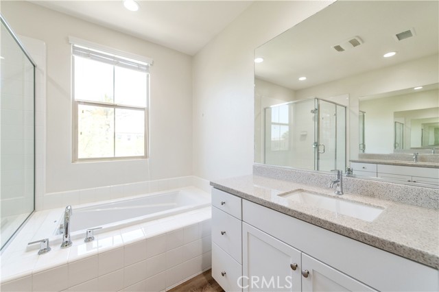Detail Gallery Image 17 of 41 For 906 El Paseo, Lake Forest,  CA 92610 - 3 Beds | 2/1 Baths