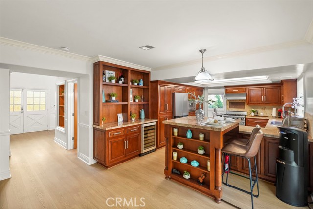 22550 Flamingo Street, Woodland Hills CA: https://media.crmls.org/medias/756397d3-e1b0-4477-9ba4-42244f26843d.jpg