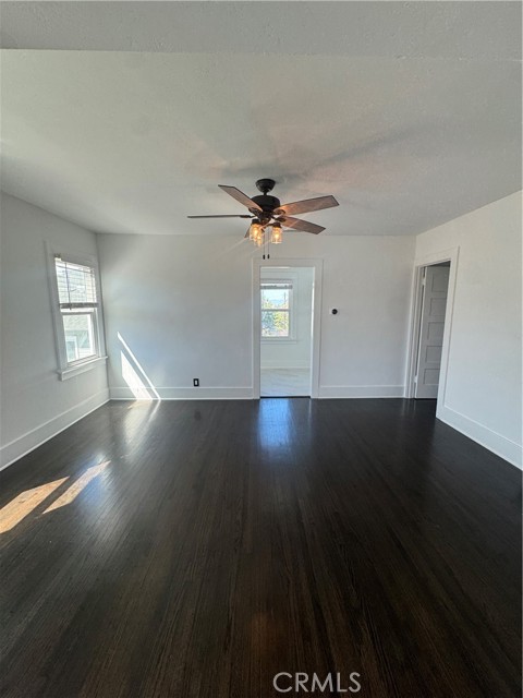 450 W 38th Street, San Pedro CA: https://media.crmls.org/medias/756421ff-1740-4b47-a27d-c26304a9b441.jpg