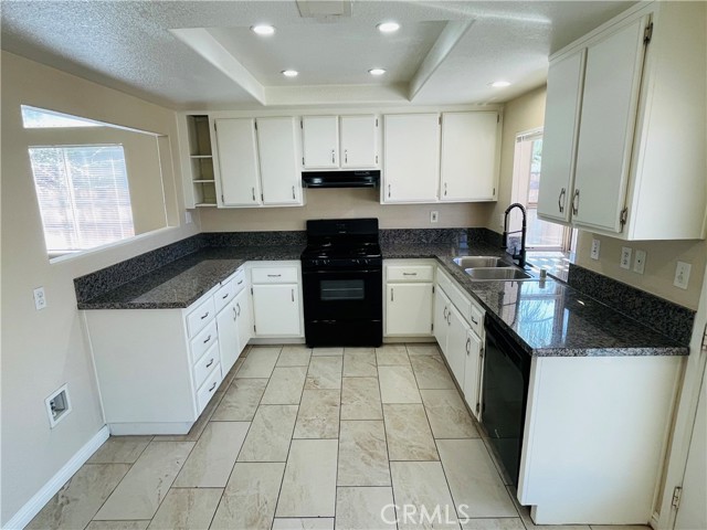 Detail Gallery Image 13 of 43 For 36285 Provence, Murrieta,  CA 92562 - 4 Beds | 3 Baths