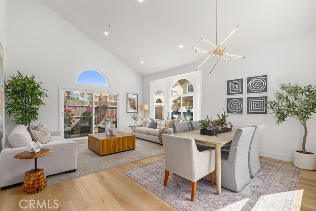 Detail Gallery Image 3 of 27 For 333 E Phillips Bld, Pomona,  CA 91766 - 3 Beds | 2/1 Baths