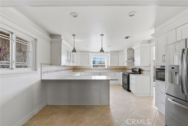 Detail Gallery Image 22 of 67 For 658 Glenmore, Glendale,  CA 91206 - 4 Beds | 3 Baths