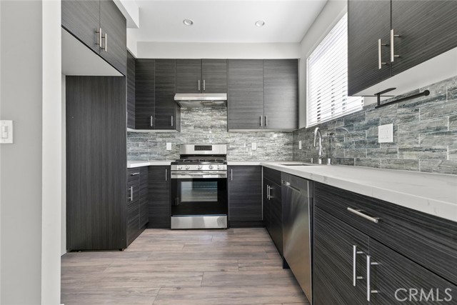Detail Gallery Image 11 of 37 For 14438 Tiara St, Sherman Oaks,  CA 91401 - 3 Beds | 2/1 Baths
