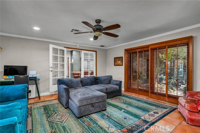 Detail Gallery Image 11 of 23 For 23333 Arminta St, West Hills,  CA 91304 - 5 Beds | 3/1 Baths