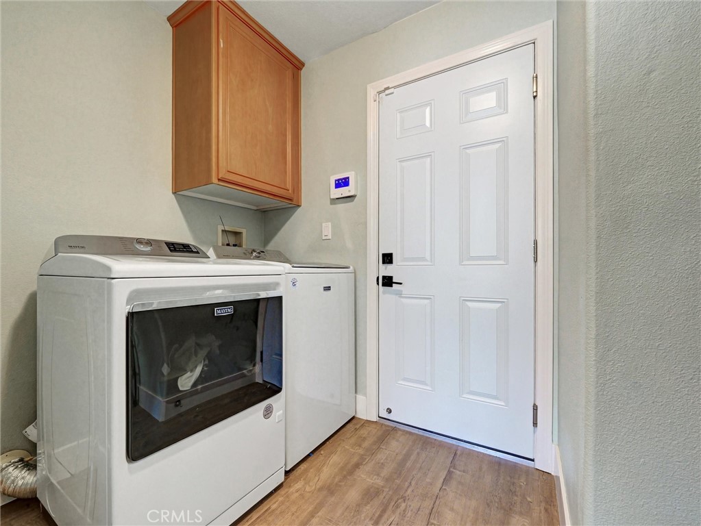 https://media.crmls.org/medias/7567bcc3-24c7-4276-aa78-f27eb9297b4a.jpg?preset=X-Large