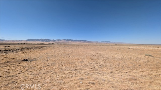 275 W Avenue B, Lancaster CA: https://media.crmls.org/medias/7567e874-450d-4bb7-9487-825b6b2a2e66.jpg