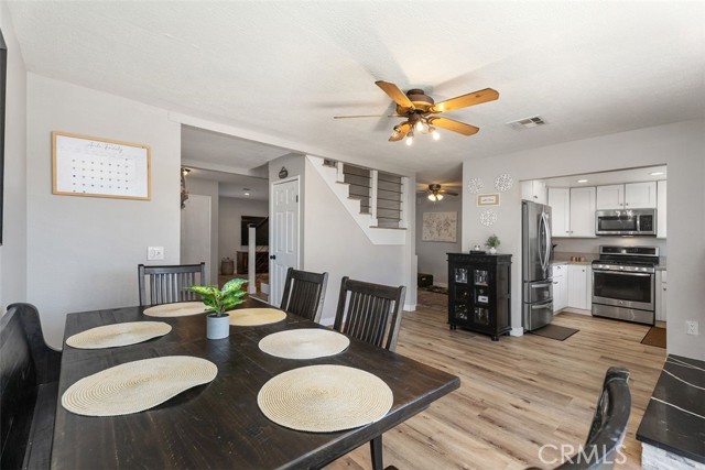 Detail Gallery Image 13 of 40 For 20001 Village Green Dr, Lakewood,  CA 90715 - 4 Beds | 2/1 Baths