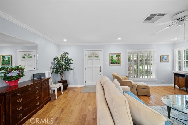 Detail Gallery Image 7 of 31 For 22907 Leonora, Woodland Hills,  CA 91367 - 2 Beds | 2 Baths