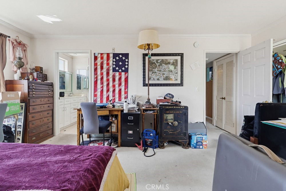 https://media.crmls.org/medias/756a99da-a027-4f54-bfec-3db6f4e6eeef.jpg?preset=X-Large