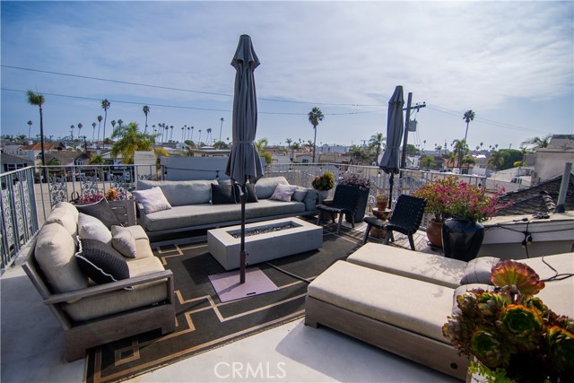 Detail Gallery Image 37 of 41 For 5770 E Lucia, Long Beach,  CA 90803 - 4 Beds | 1/2 Baths