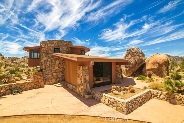 Detail Gallery Image 39 of 75 For 55290 Flying Tigers Rd, Pioneertown,  CA 92268 - 4 Beds | 3 Baths