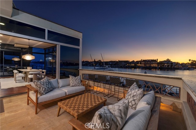 Detail Gallery Image 29 of 41 For 16631 Carousel, Huntington Beach,  CA 92649 - 4 Beds | 4/1 Baths