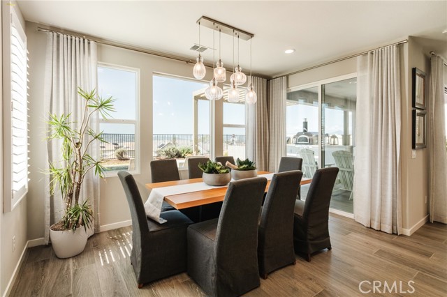 Detail Gallery Image 19 of 75 For 18108 Esker Ln, Canyon Country,  CA 91350 - 5 Beds | 3 Baths