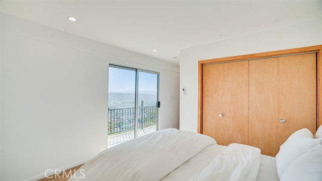 Image 58 of 75 For 854 Avenue 37