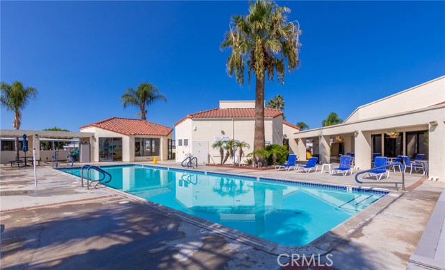 Detail Gallery Image 2 of 9 For 1295 S Cawston Ave, Hemet,  CA 92545 - – Beds | – Baths