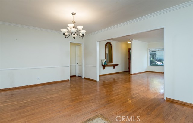 10109 Parr Avenue, Sunland CA: https://media.crmls.org/medias/756c2d8a-c996-467b-ba4e-86fc7800c605.jpg