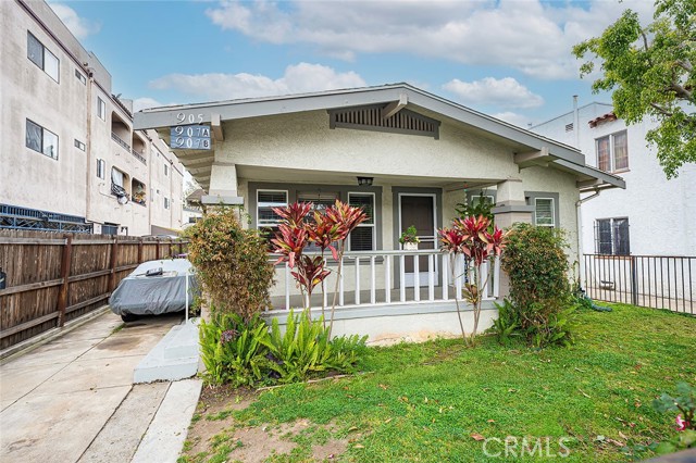 905 Gardenia Avenue, Long Beach CA: https://media.crmls.org/medias/756de99c-9827-463a-97ee-3ea143d1a184.jpg
