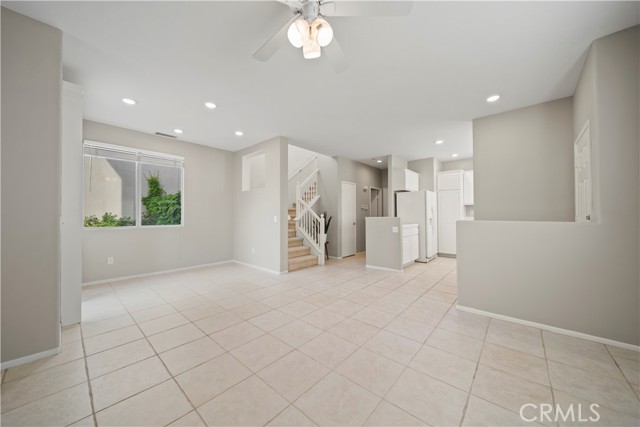 Detail Gallery Image 9 of 43 For 28412 Mayfair Dr, Valencia,  CA 91354 - 3 Beds | 2/1 Baths