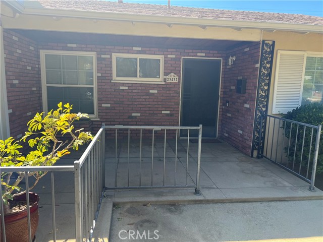 23437 Schoolcroft, West Hills CA: https://media.crmls.org/medias/756e8fe2-8eff-4646-a429-ff578f923d5d.jpg