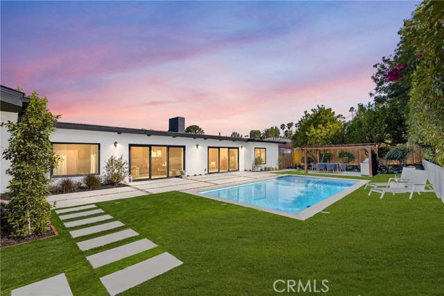 6009 Neddy Avenue, Woodland Hills CA: https://media.crmls.org/medias/756e9737-4684-4ec3-a843-40dff7eb31f1.jpg