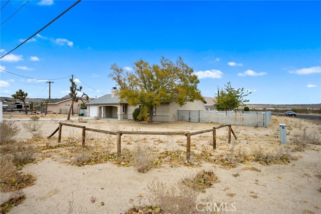 Detail Gallery Image 4 of 54 For 7147 Lennox Ave, Yucca Valley,  CA 92284 - 3 Beds | 2 Baths