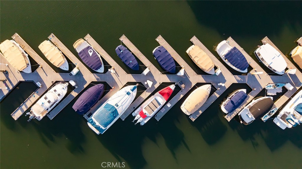 https://media.crmls.org/medias/756f9468-9437-46b7-8e4a-4baf43d0649a.jpg?preset=X-Large