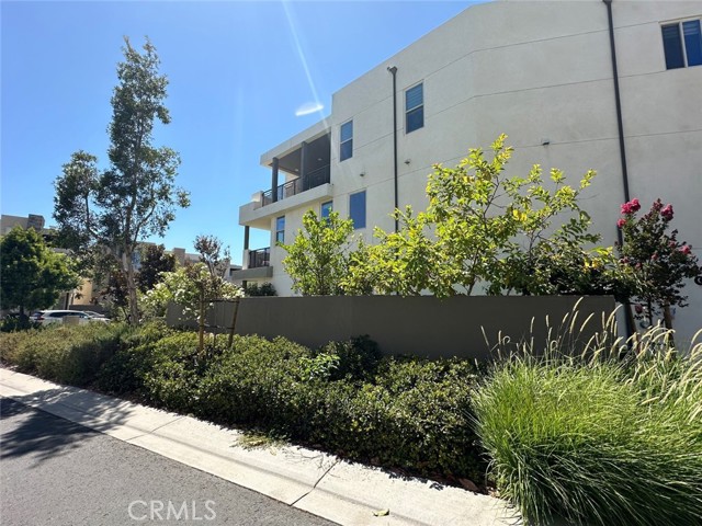 195 Stellar, Irvine CA: https://media.crmls.org/medias/7570e1f6-308b-4484-8fb7-6a69a5ee9854.jpg