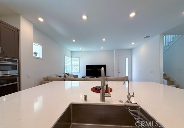 Detail Gallery Image 19 of 48 For 27508 Golden Currant Pl, Valencia,  CA 91381 - 5 Beds | 4/1 Baths