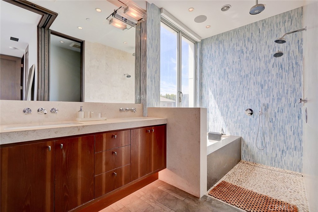 3208 Ocean Drive