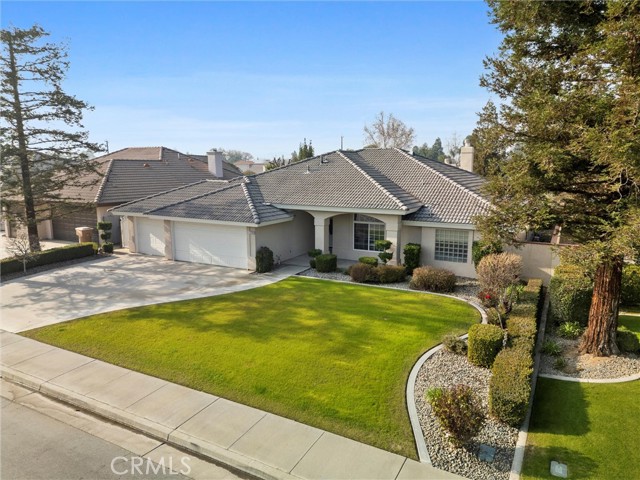 Detail Gallery Image 4 of 66 For 11208 Bright Water, Bakersfield,  CA 93311 - 4 Beds | 2/1 Baths