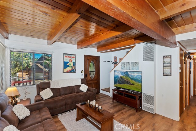 Detail Gallery Image 6 of 36 For 42759 Peregrine Ave, Big Bear Lake,  CA 92315 - 3 Beds | 2 Baths