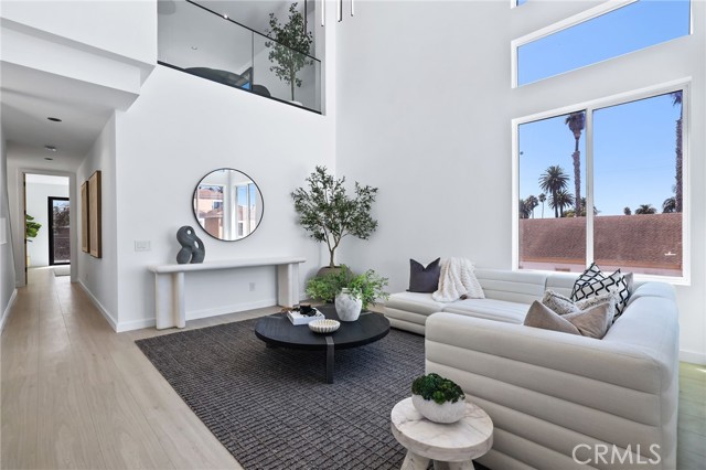 309 8th Street, Huntington Beach CA: https://media.crmls.org/medias/7575381e-dcc4-4555-8e47-d3bea120ab13.jpg