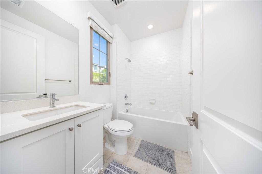 MLS #OC25171450 img 20