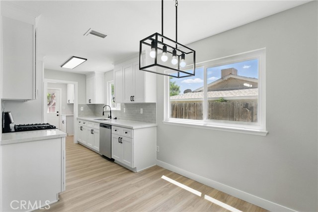 Detail Gallery Image 10 of 32 For 5105 Acacia Ave, San Bernardino,  CA 92407 - 3 Beds | 2 Baths