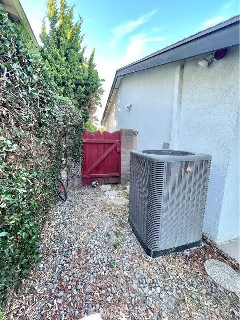 Detail Gallery Image 12 of 31 For 1666 W Chanticleer Rd, Anaheim,  CA 92802 - 4 Beds | 2/1 Baths