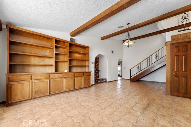 Detail Gallery Image 10 of 44 For 6367 Arrowhead Lake Rd, Hesperia,  CA 92345 - 6 Beds | 4 Baths