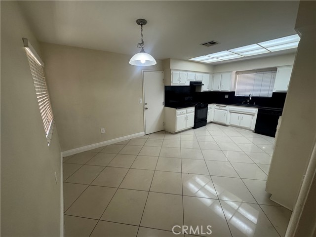 873 Kristin Lane, Hemet CA: https://media.crmls.org/medias/7578e8b6-2b37-4e2e-9c71-594dc31d2178.jpg