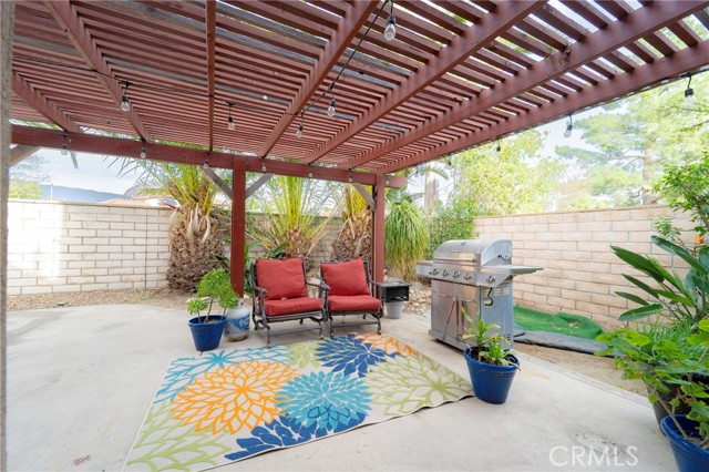 13584 Sutter Court, Fontana CA: https://media.crmls.org/medias/7579ee9b-5fb3-405a-8720-e19f6ddb7619.jpg