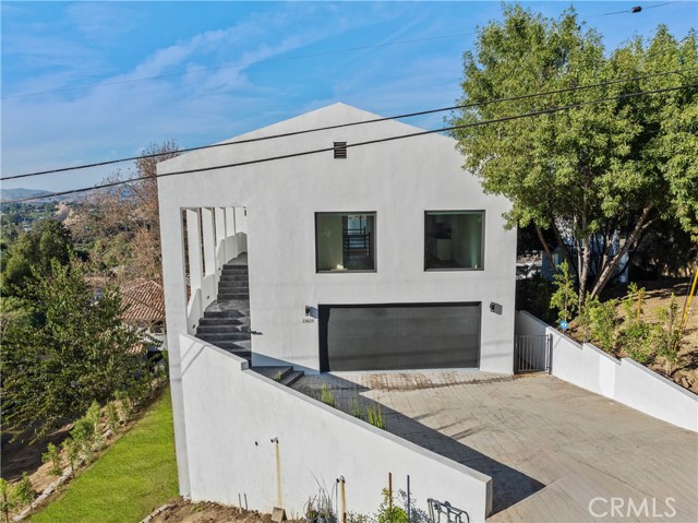 23625 Summit Drive, Calabasas CA: https://media.crmls.org/medias/757aeff0-dd39-4e89-8732-8dd52d0b6a6d.jpg