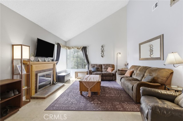 Detail Gallery Image 4 of 31 For 1038 Angus Ct, San Marcos,  CA 92069 - 4 Beds | 2/1 Baths