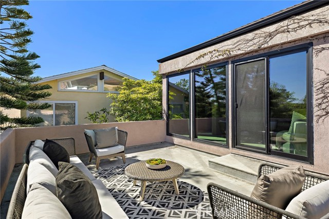 Detail Gallery Image 21 of 41 For 923 Balboa Avenue, Laguna Beach,  CA 92651 - 3 Beds | 2/1 Baths