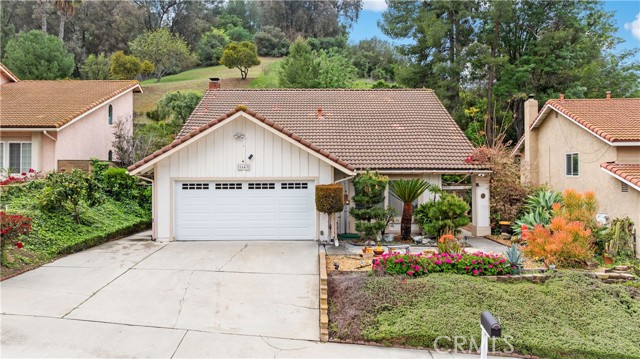 1643 Bronze Knoll Road, Diamond Bar CA: https://media.crmls.org/medias/757d5333-48b6-40bc-8593-3d2e80d38aeb.jpg